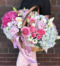 Композиция солнечный день в Анискино Цветочная композиция из Розы, Хризантемы, Пионы и Лизиантусы в корзине в Анискино