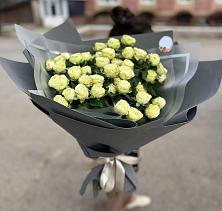 Букет Белые кустовые розы Солинеро в Анискино