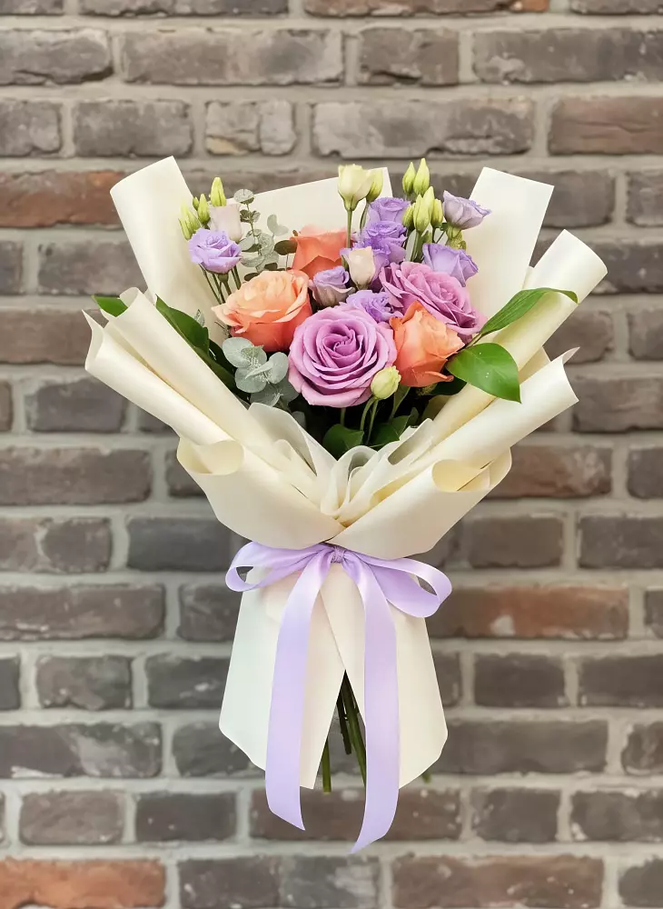 Букет цветов из: Лизиантусы и Розы в Анискино