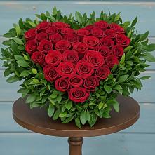 Цветочная композиция из Розы в виде сердца в Анискино