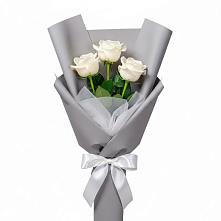 Букет 3 белые розы в Анискино
