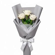 Букет 3 белые розы в Анискино