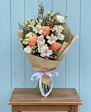 Букет цветов из:  Альстромерии, Лизиантусы, Розы и Хризантемы в Анискино