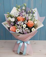 Букет цветов из:  Лизиантусы, Розы, Альстромерии и Гипсофила в Анискино