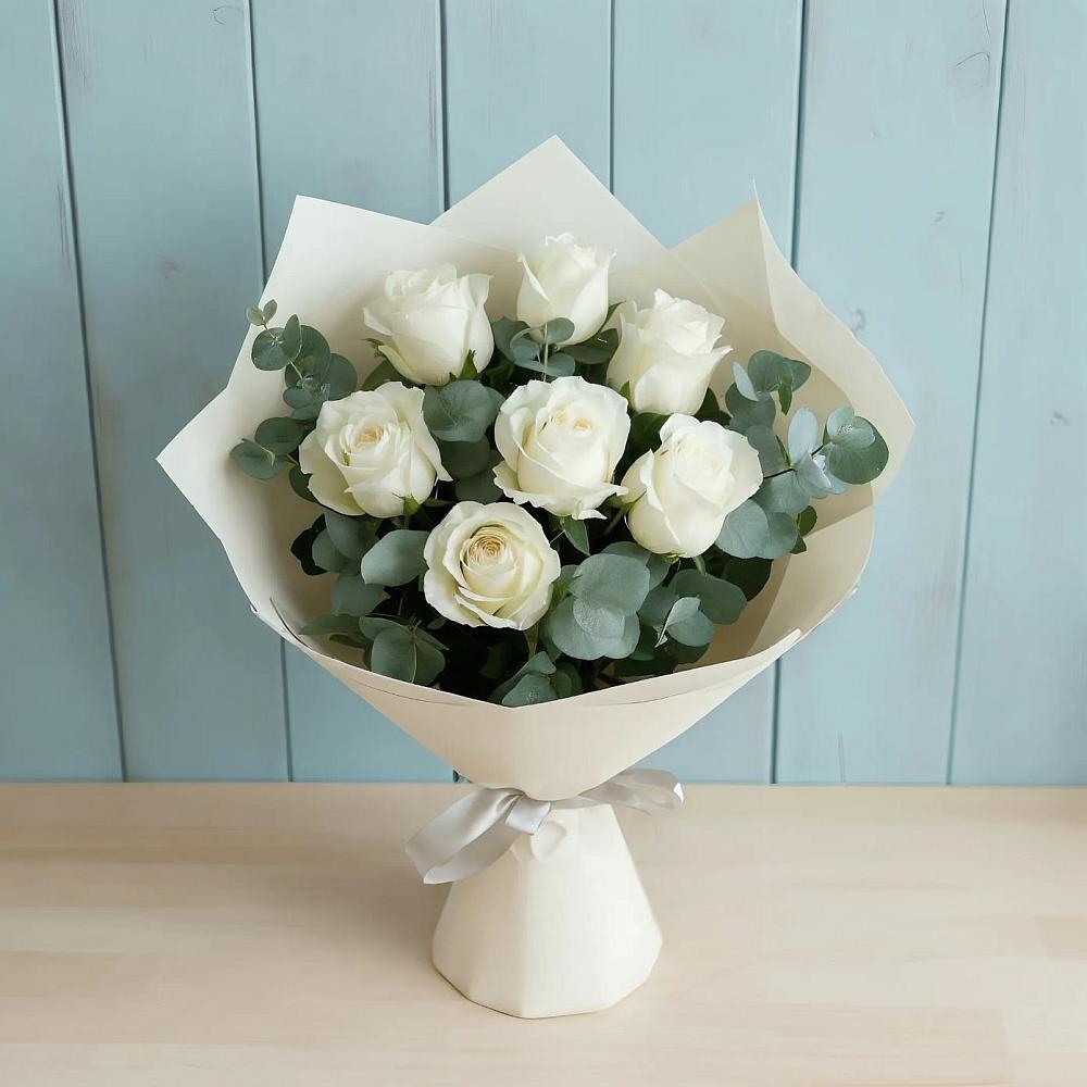 Букет Белые розы в Эвкалипте в Анискино