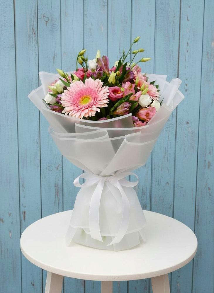 Букет цветов из: Герберы, Альстромерии и Лизиантусы в Анискино