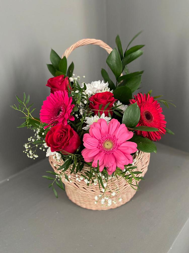 Цветочная композиция из Розы, Хризантемы и Герберы в корзине в Анискино