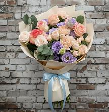 Букет цветов из:  Розы, Лизиантусы и Гвоздики в Анискино