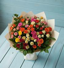 Букет Микс из разноцветных кустовых роз в Анискино