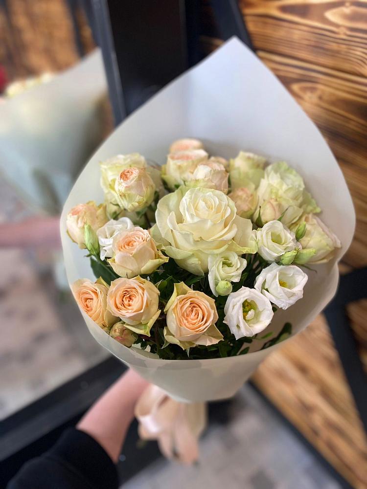 Букет цветов из: Розы и Лизиантусы в Анискино